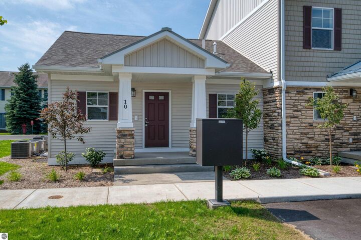 Property Photo:  1548 Simsbury Street 10  MI 49686 