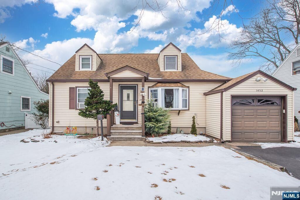 Property Photo:  1452 Lincoln Avenue  NJ 07442 
