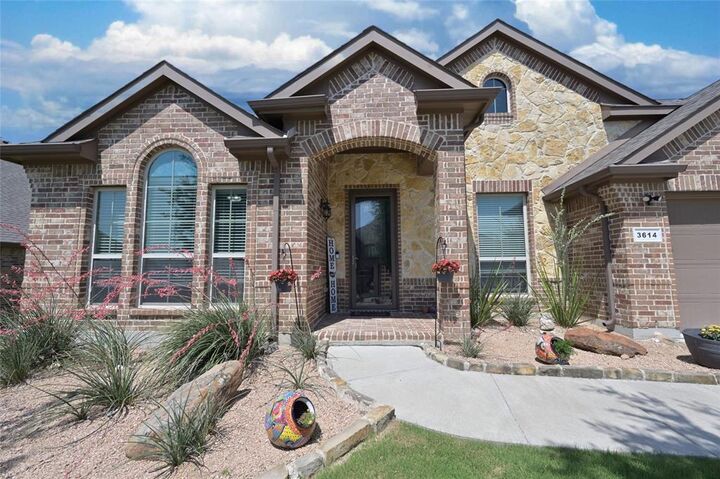 Property Photo:  3614 Brighton Drive  TX 76065 