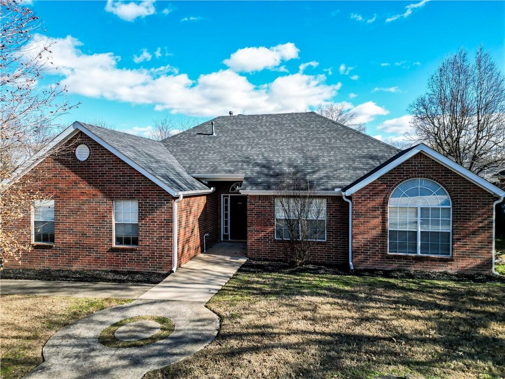Property Photo:  1550 Garden Avenue  AR 72704 