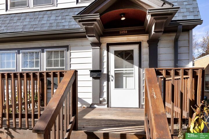 Property Photo:  1050 S 35th Avenue  NE 68105 