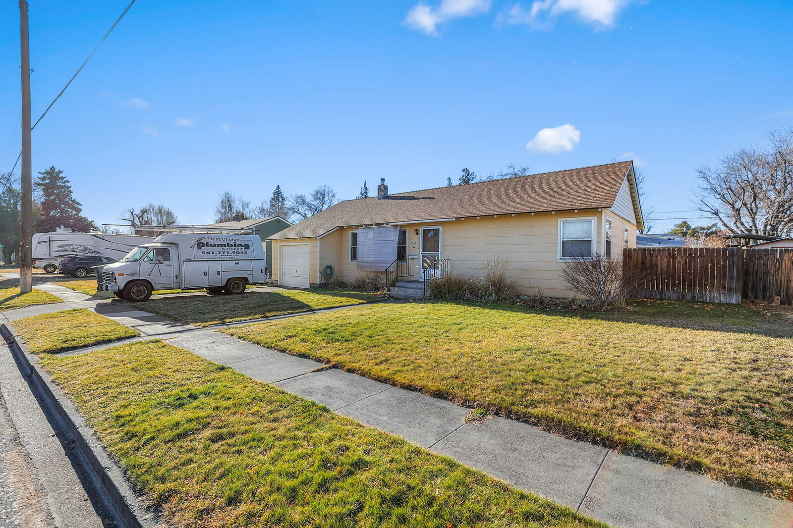Property Photo:  639 NW 8th Street  OR 97756 
