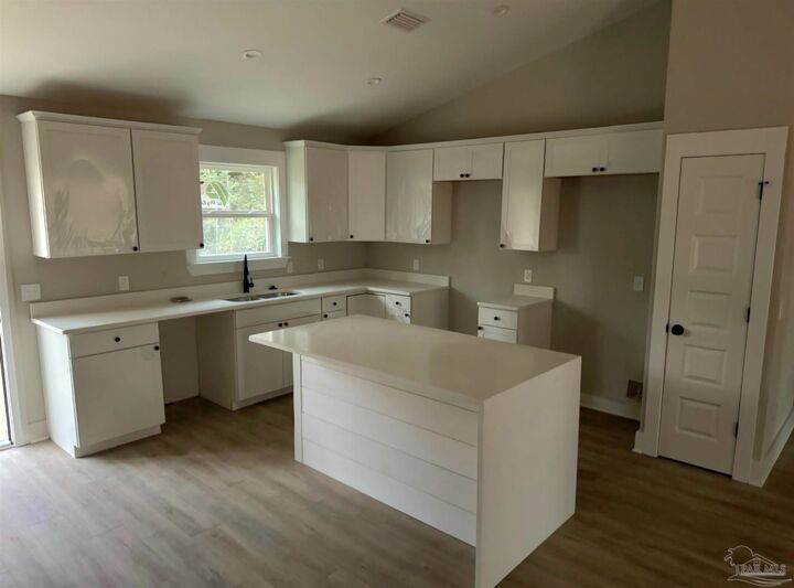 Property Photo: 1056 Barth Rd FL 32577