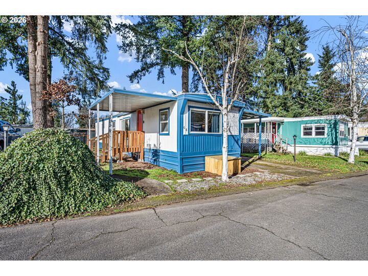 Property Photo:  33838 E River Dr  OR 97426 