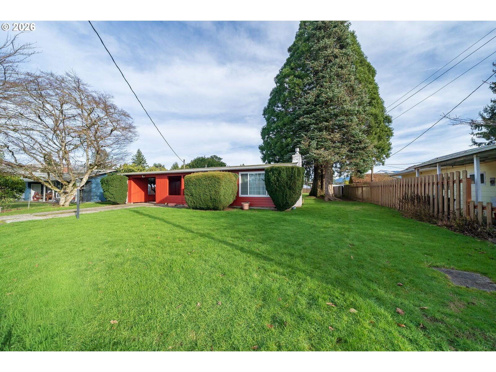 Property Photo:  1090 SE 3rd Ave  OR 97360 