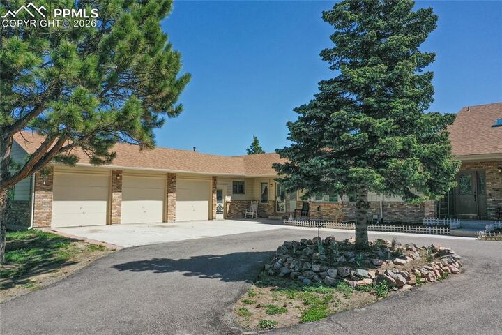 Property Photo:  390 E Stirrup Trail  CO 80132 