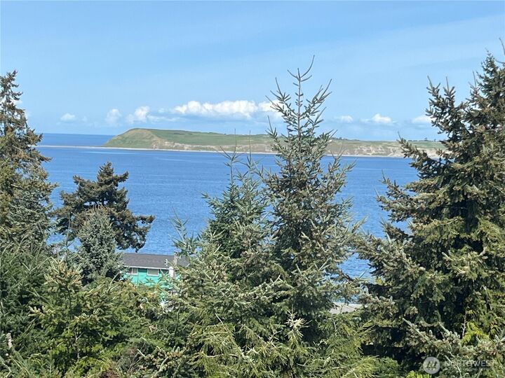 Property Photo:  320 N North Street  WA 98382 