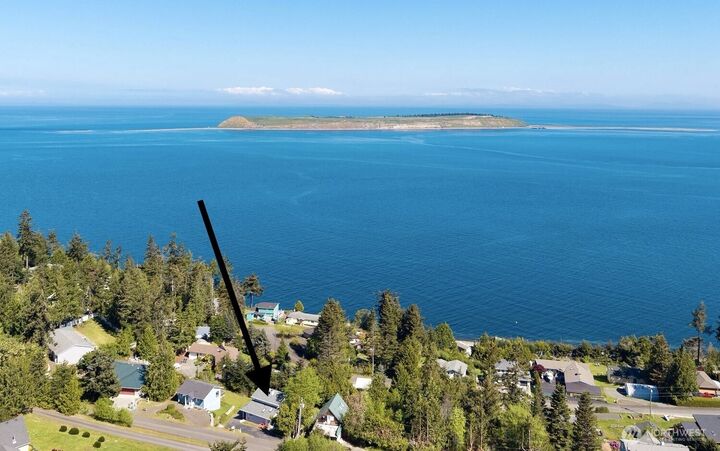 Property Photo:  320 N North Street  WA 98382 