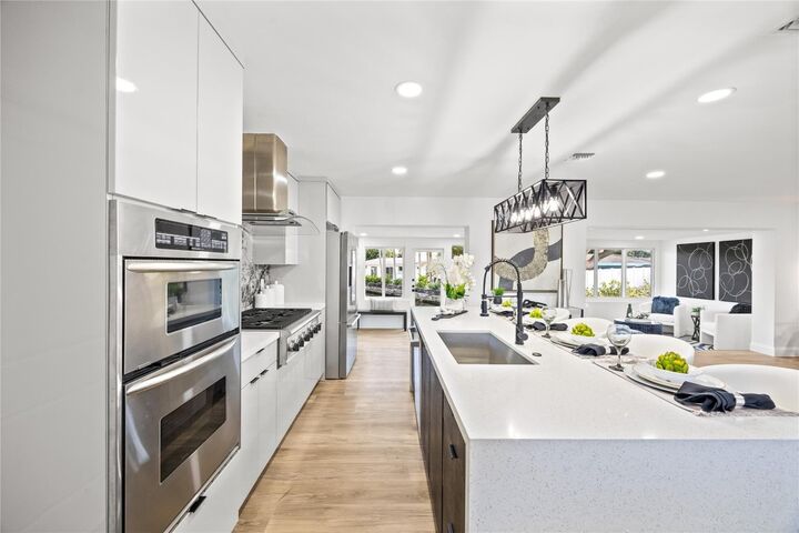 Property Photo:  3400 NE 17th Way  FL 33334 