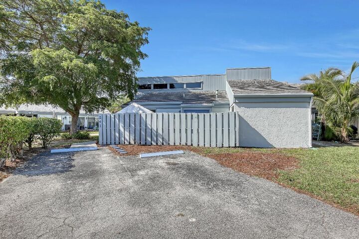 Property Photo:  241 NW 15th Street  FL 33432 