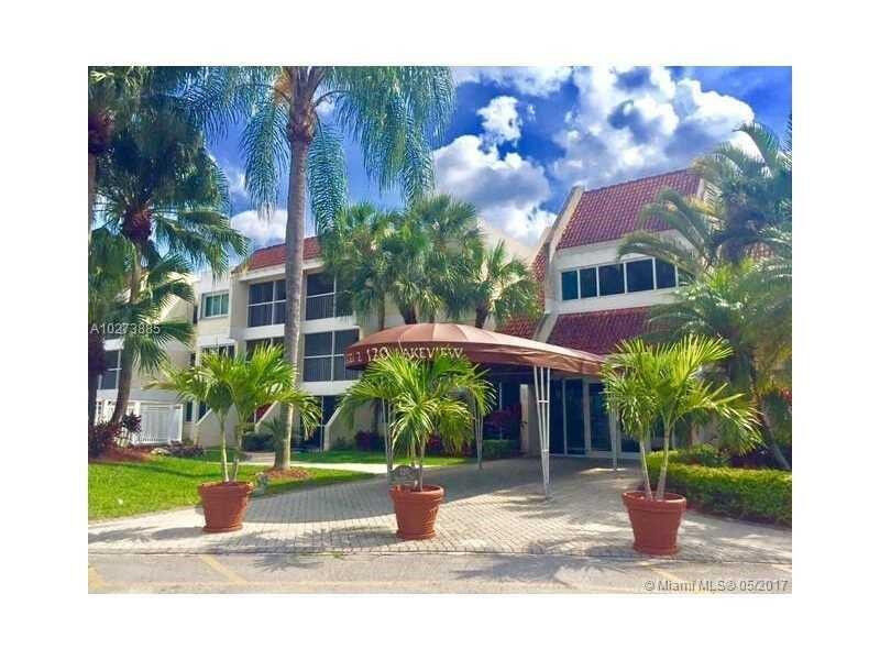 Property Photo:  120 Lakeview Drive 208  FL 33326 