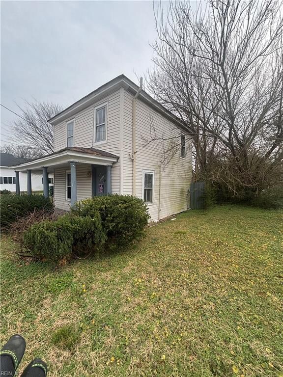 Property Photo: 1807 E Washington St VA 23434