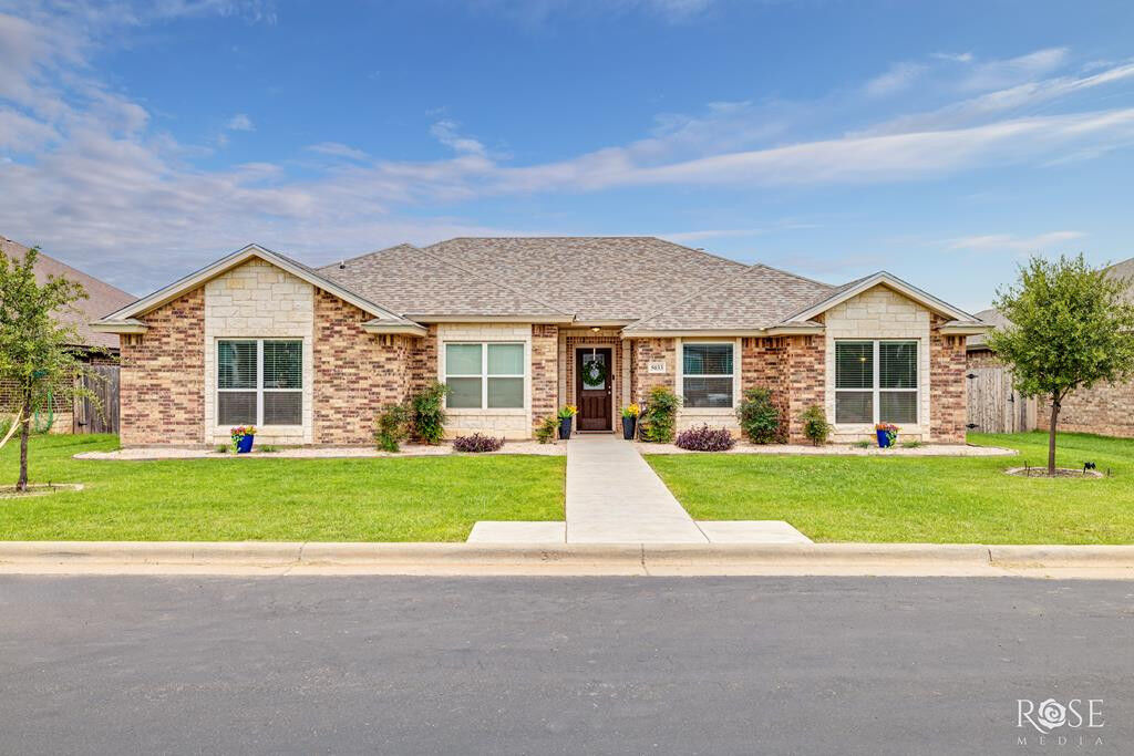 Property Photo: 5033 Scarlet Oak Lane TX 76904