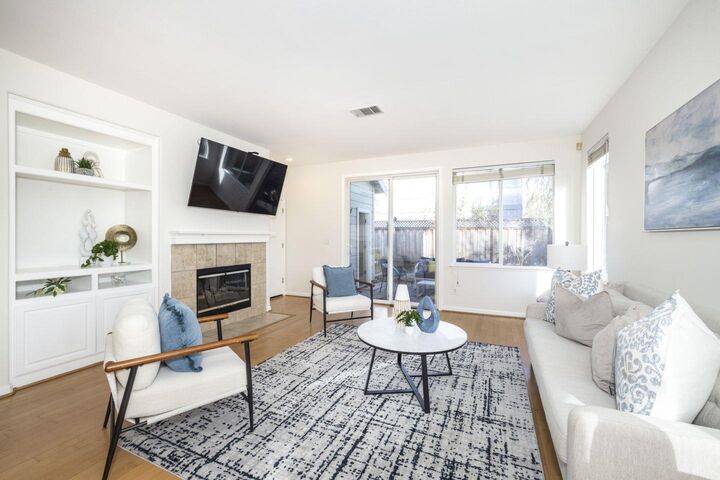 Property Photo:  939 Oakes Street  CA 94303 