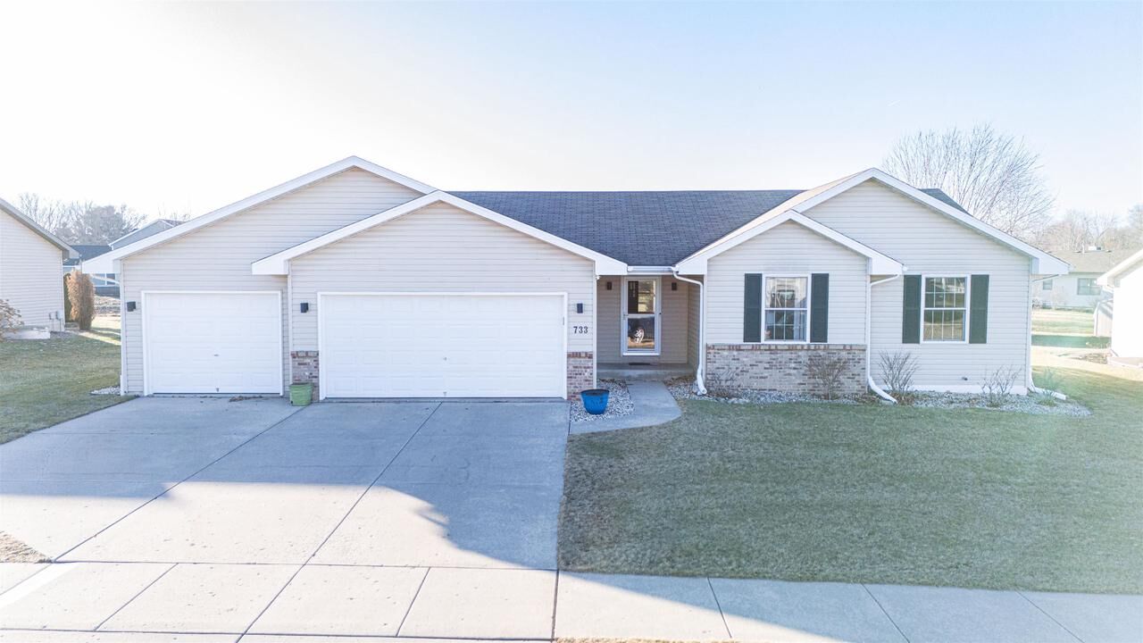 Property Photo: 733 Red Hawk Drive WI 53563