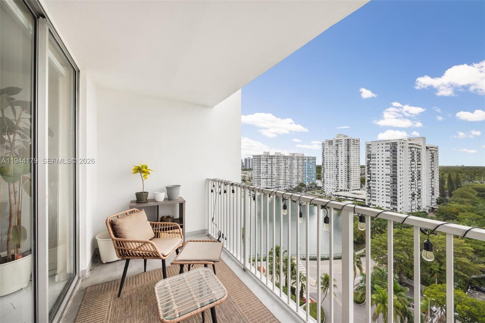 Property Photo: 2801 NE 183rd St 1607W FL 33160