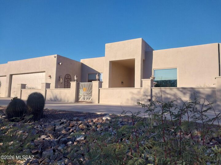 Property Photo:  4505 N Wolford Road  AZ 85749 