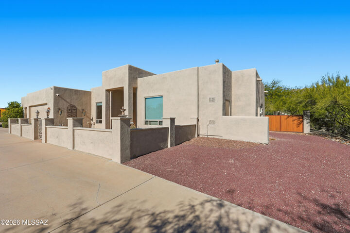 Property Photo:  4505 N Wolford Road  AZ 85749 
