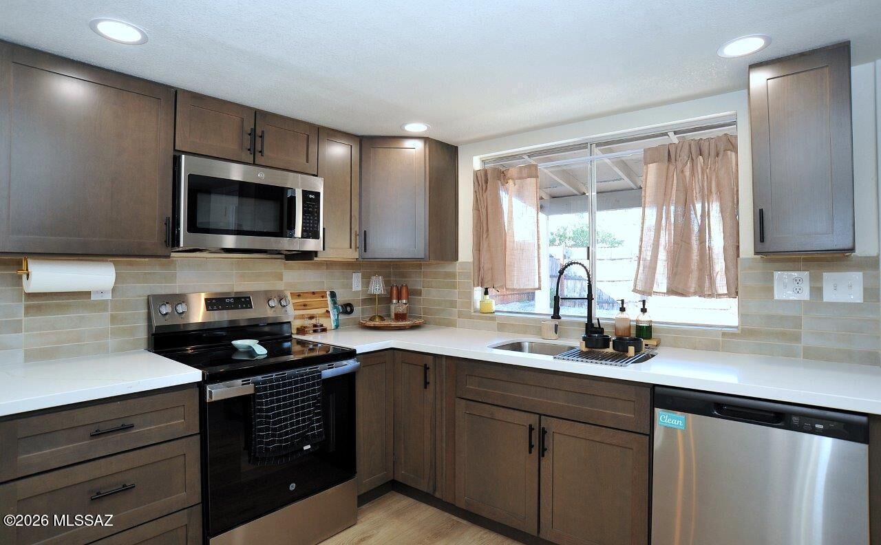 Property Photo:  1001 N Constitution Drive  AZ 85748 