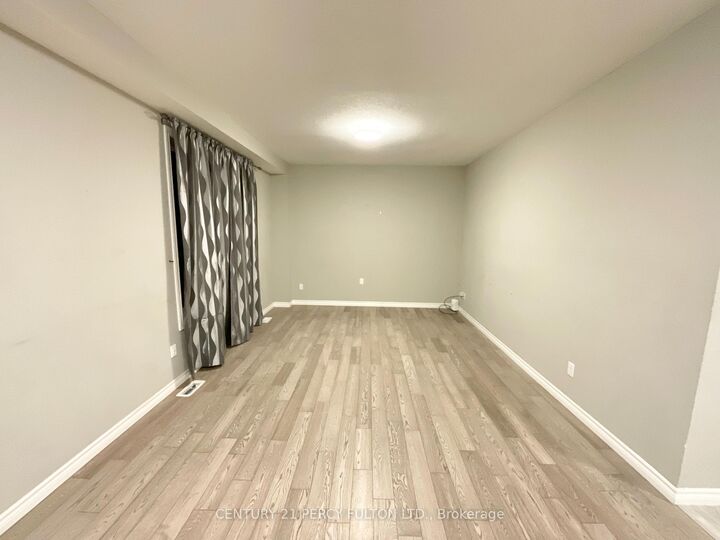 Property Photo:  18 Hartfield Street  ON N5C 0C4 