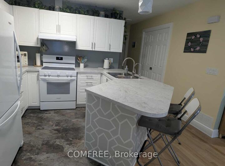 Property Photo: 410 Grassendale Private ON K0A 2Z0