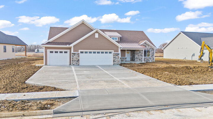 Property Photo:  2672 Pleasant View Drive  OH 45373 