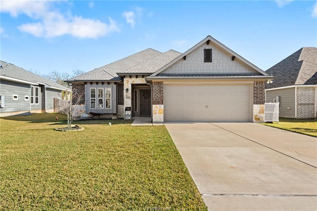 Property Photo: 2004 Dumfries Drive TX 77807
