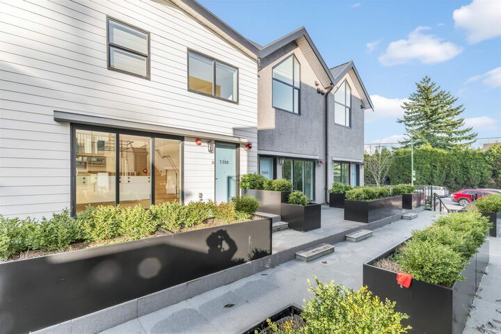 7351 Oak Street — photo 1
