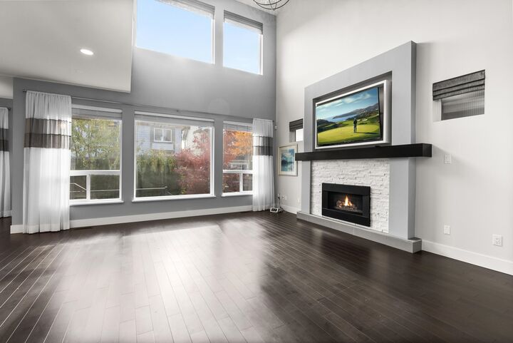 Property Photo: 16726 18 Avenue BC V3Z 0T3