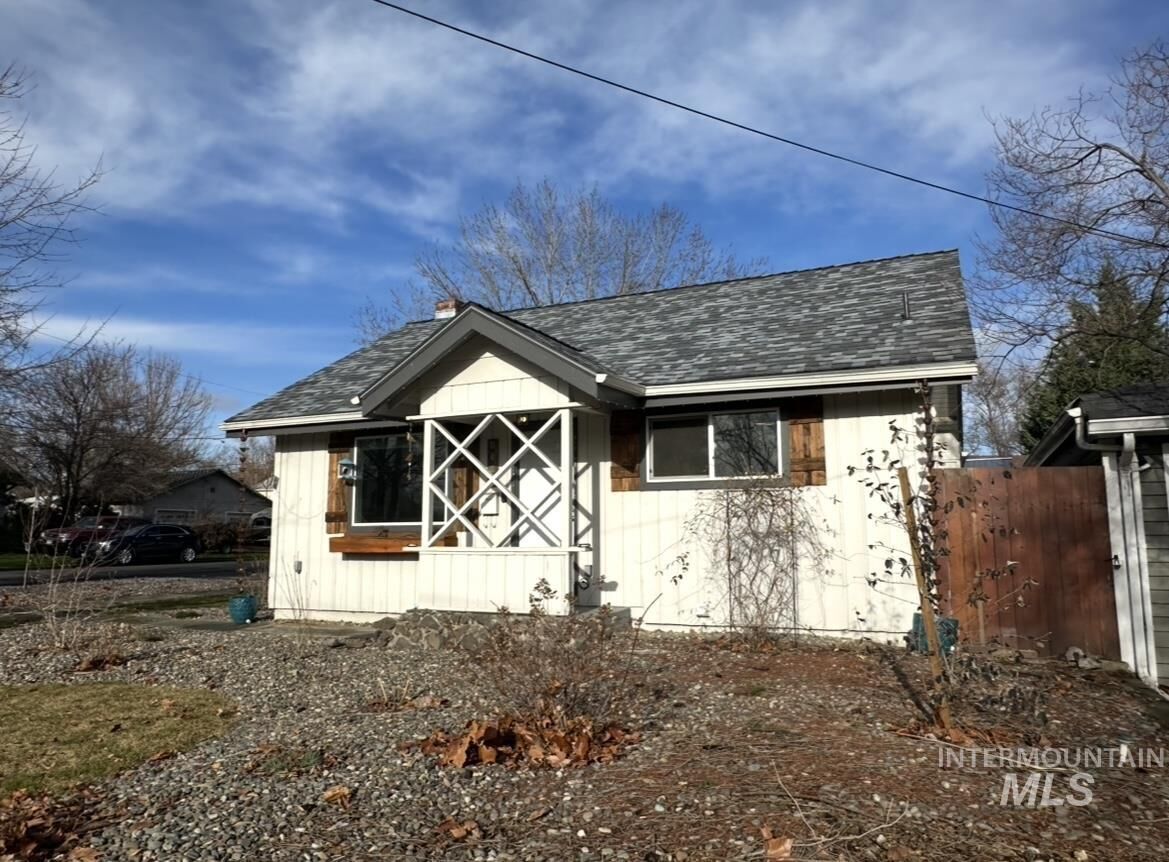 Property Photo:  1503 10th Ave.  ID 83501-3141 