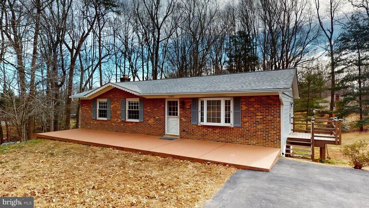 Property Photo: 11813 Cornwell Drive VA 20112