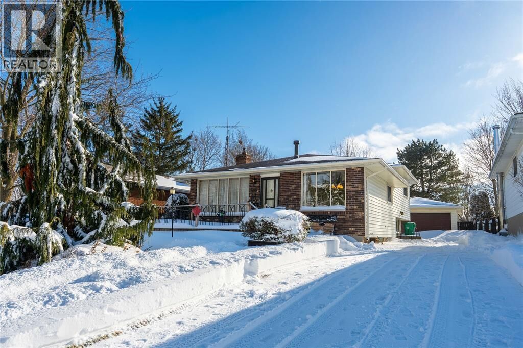 Photo de la propriété:  4057 Charlie Street  ON N0N 1R0 