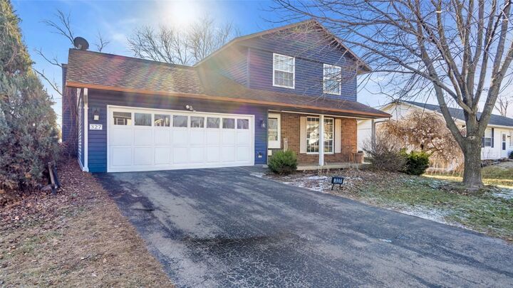 Property Photo:  327 Boyson Road NE  IA 52402 