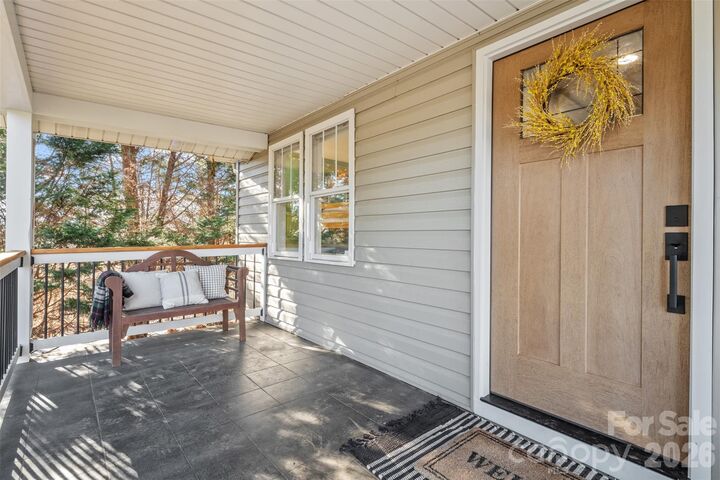 Property Photo: 32 Youngs Cove Road NC 28715