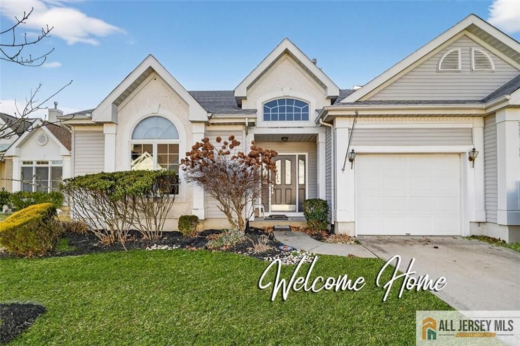 Property Photo:  12 Wellington Place  NJ 08831 