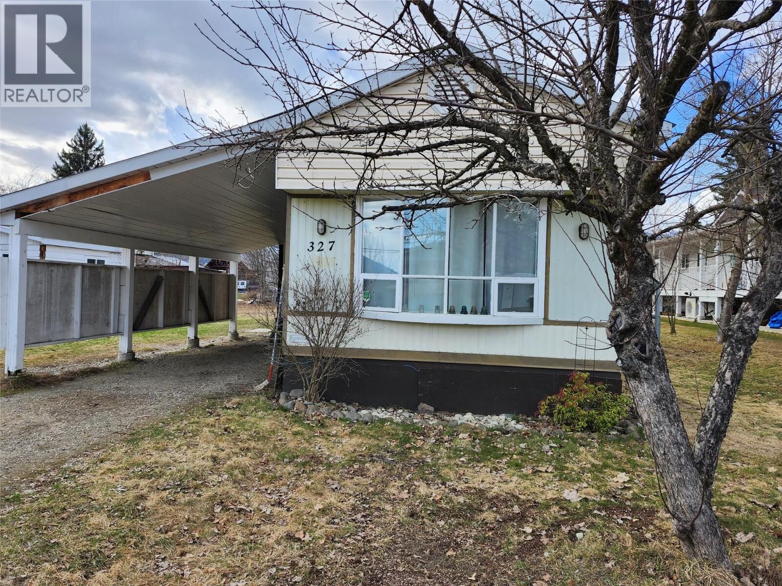 Property Photo: 327 Edward Street BC V0E 2S0