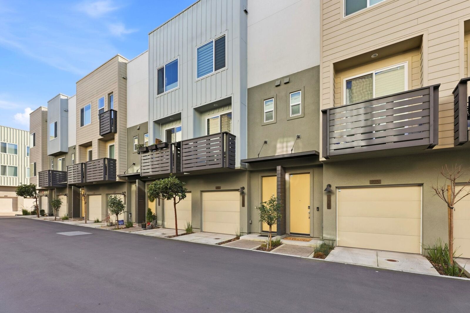 Property Photo:  931 Edy Ln  CA 94607 