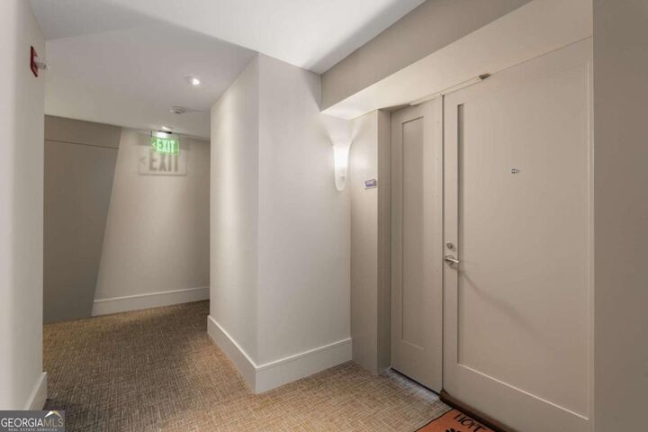 Property Photo:  3325 Piedmont Road NE 2006  GA 30305 