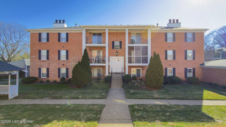 Property Photo: 1109 Donard Park Ave KY 40218