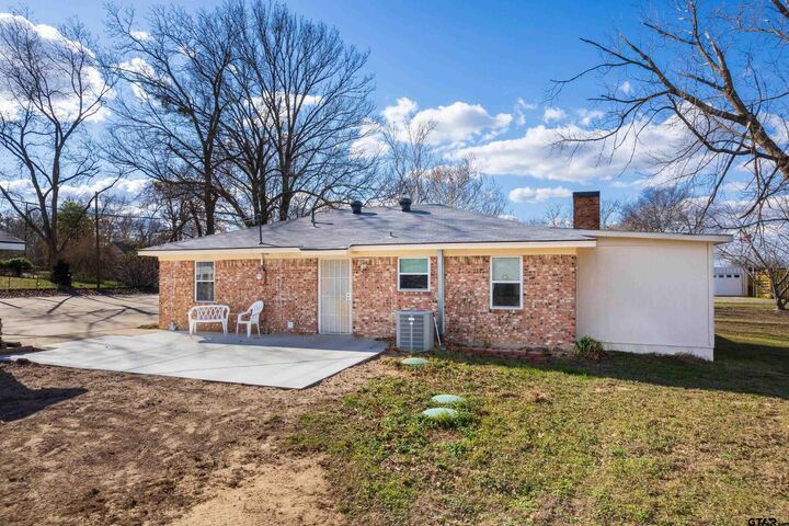 Property Photo:  2339 SW County Road 3110  TX 75457 