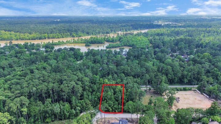 Property Photo:  22 Majestic Falls Drive  TX 77339 