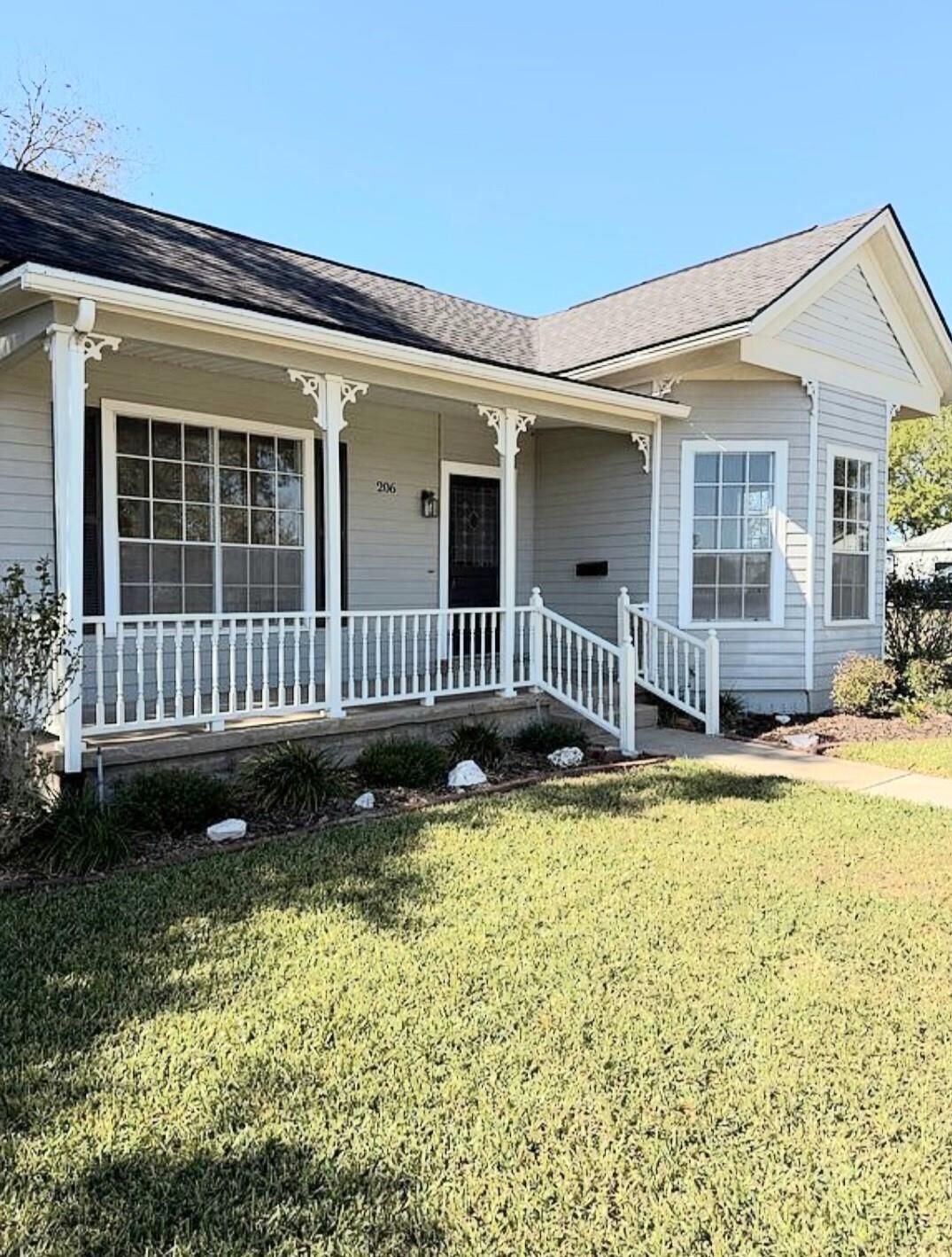 Property Photo:  206 Mulberry  TX 77964 