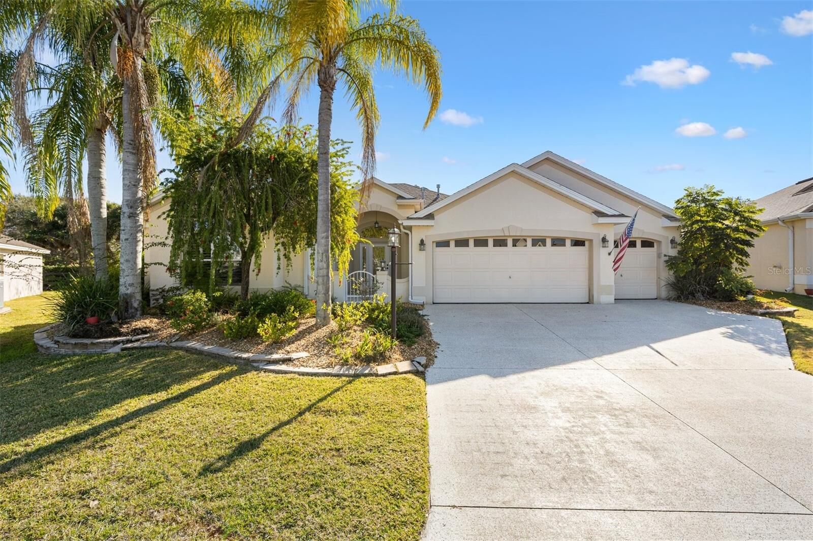 Property Photo:  1644 Duffy Loop  FL 32162 