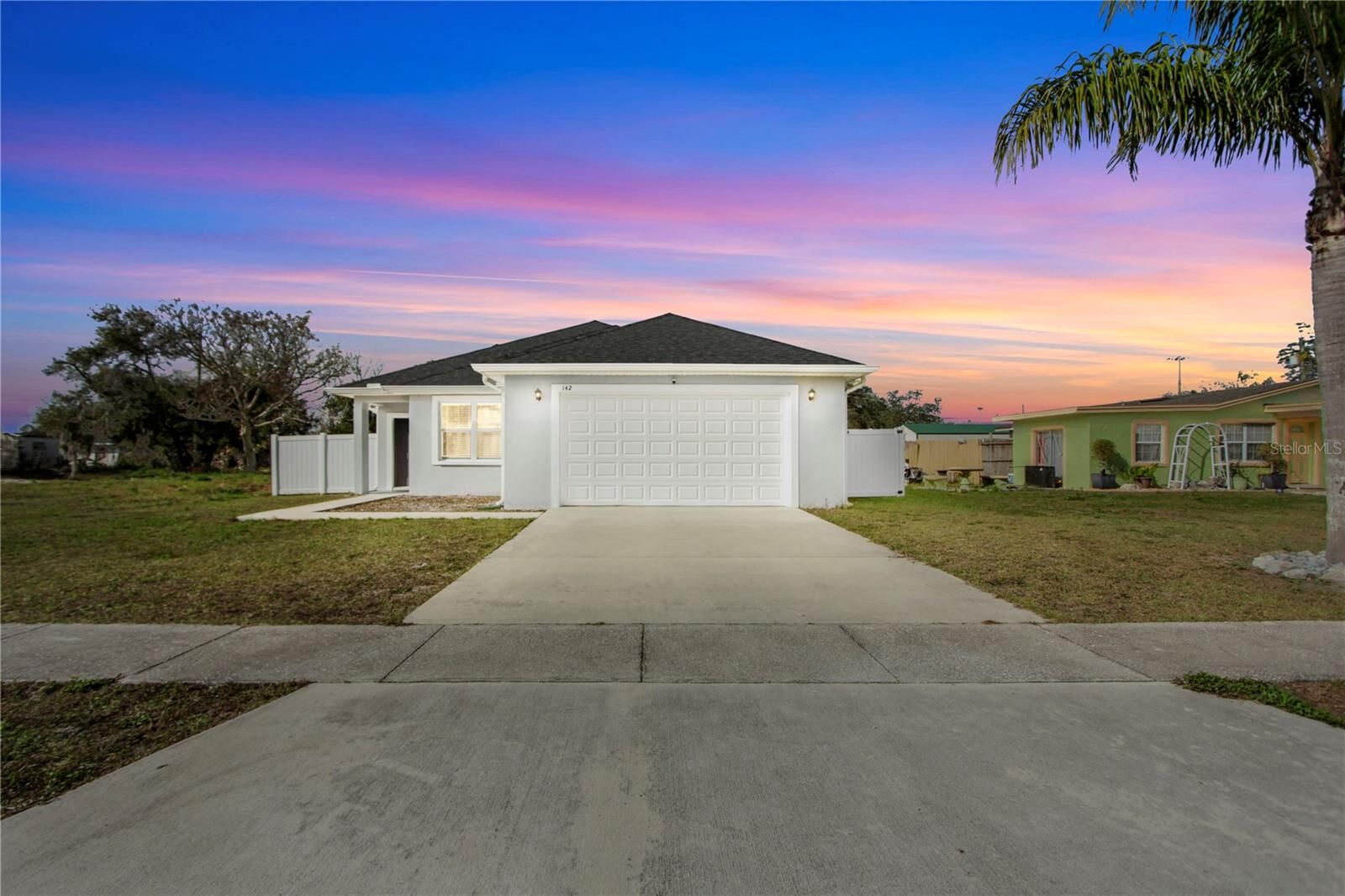 Property Photo: 142 Pineview Drive FL 32765