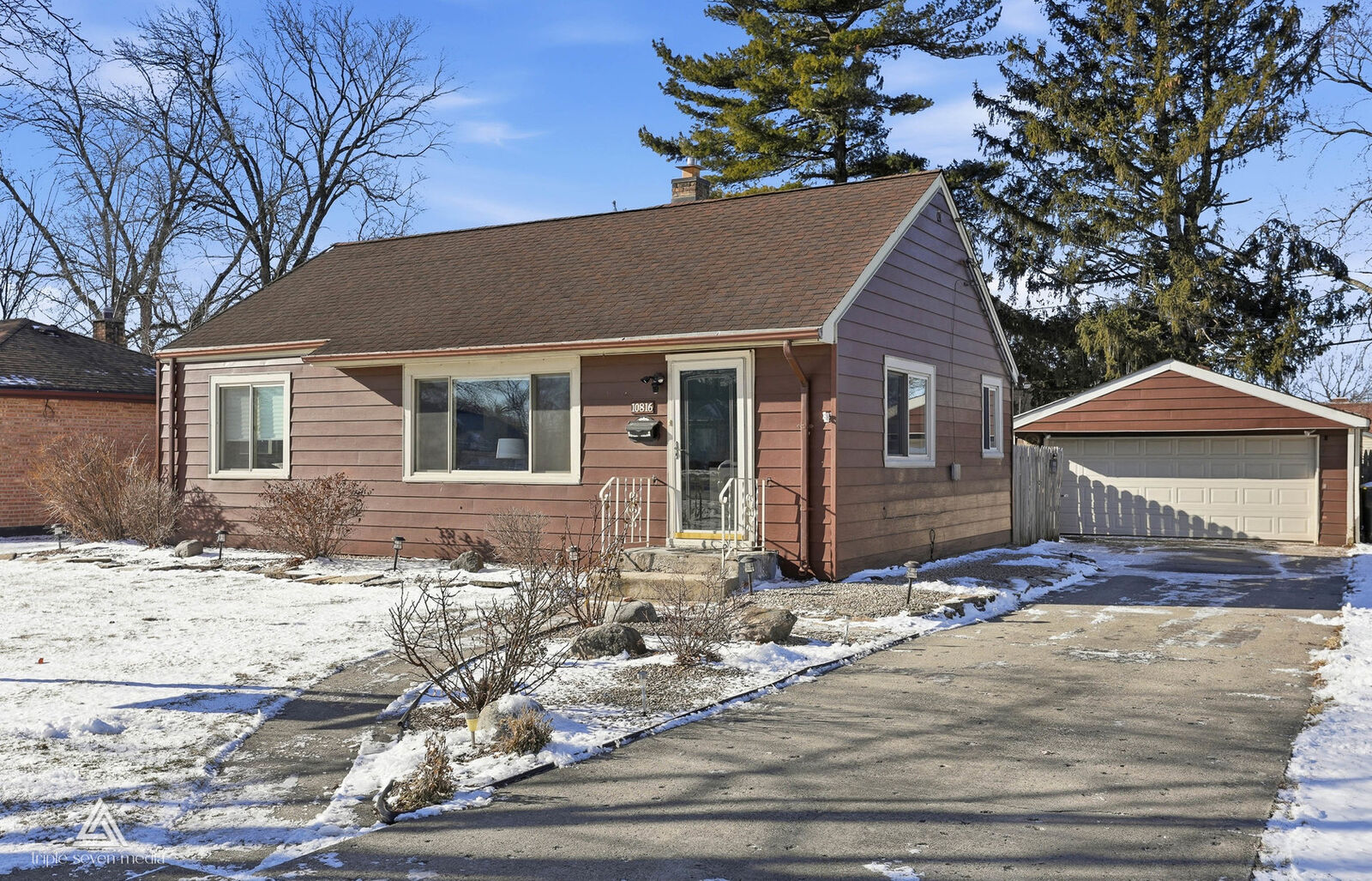 Property Photo:  10816 Princess Avenue  IL 60415 