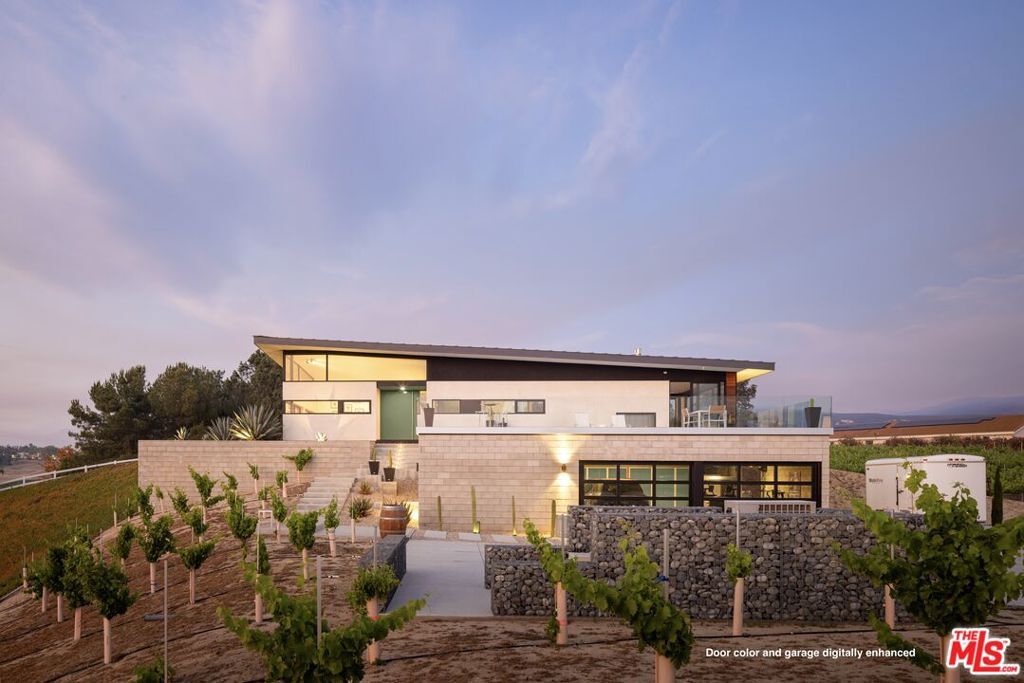 Property Photo:  36453 Via El Pais Bonita  CA 92592 