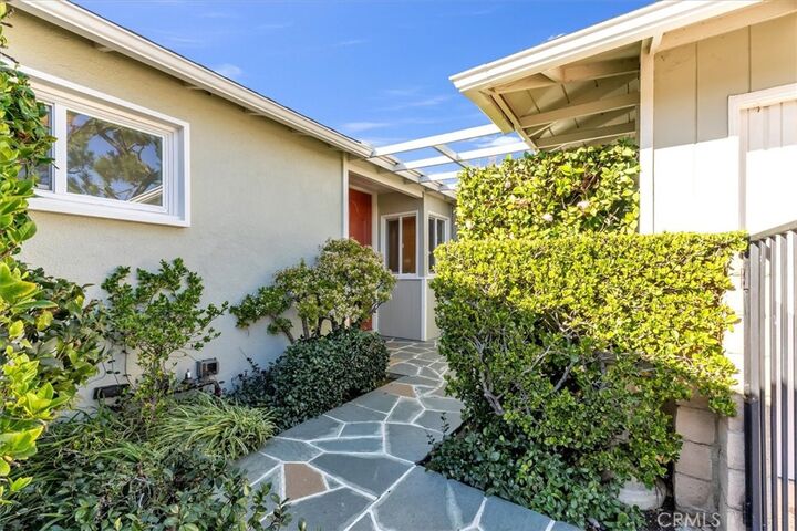 Property Photo: 5227 Buffalo CA 91401