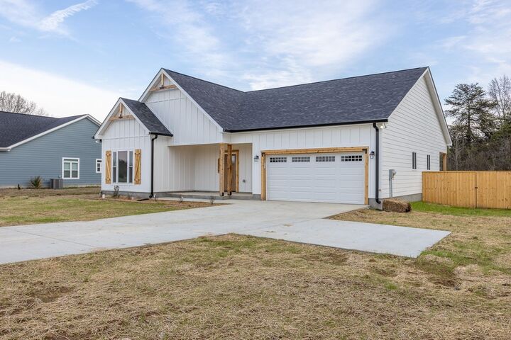 Property Photo:  1509 Old Estill Springs Rd  TN 37388 