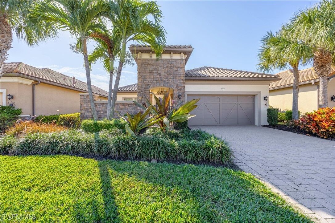 Property Photo:  8522 Palacio Terrace N  FL 34114 