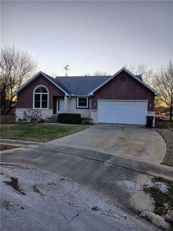 Property Photo:  812 Cedar Lane  AR 72753 